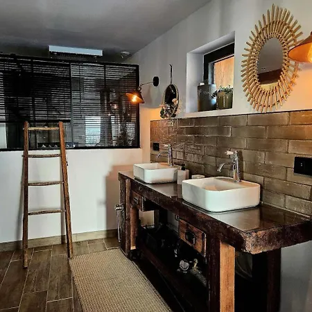 Ferienhaus Loft Romantique Insolite Avec Balneo