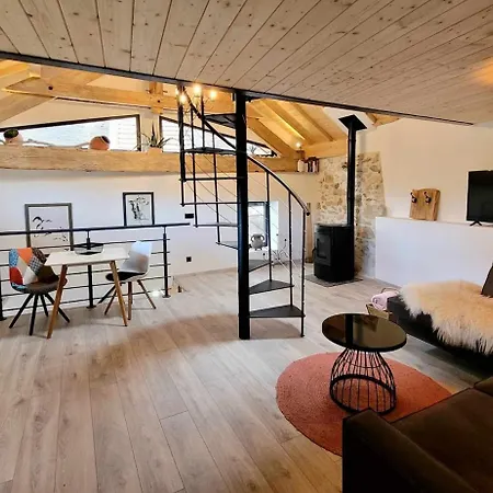 Loft Romantique Insolite Avec Balneo Ferienhaus Magnieu